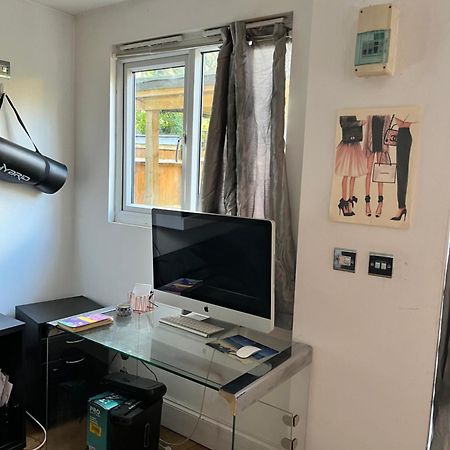 Cosy Garden Cottage Belvedere Екстериор снимка